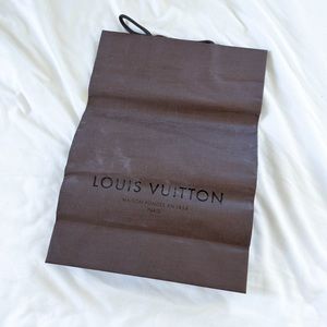 Vintage style Louis Vuitton original and classic shopping bag closet
